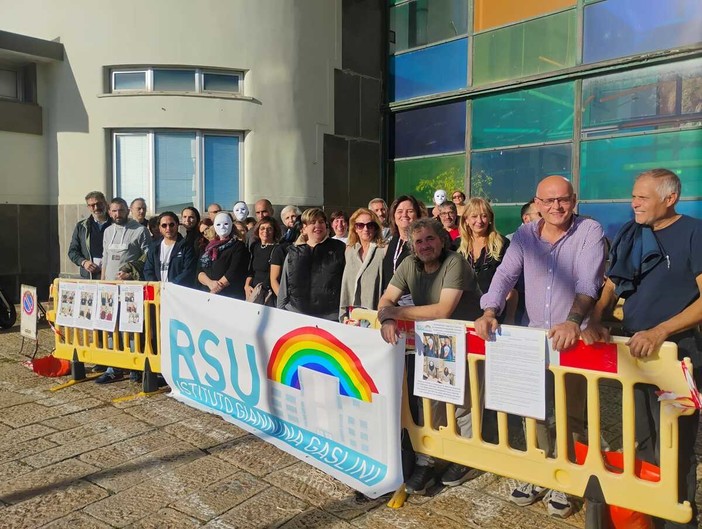 La RSU del Gaslini lancia l’allarme: “No alla privatizzazione mascherata, il nostro ospedale deve restare pubblico” La RSU del Gaslini lancia l’allarme: “No alla privatizzazione mascherata, il nostro ospedale deve restare pubblico”