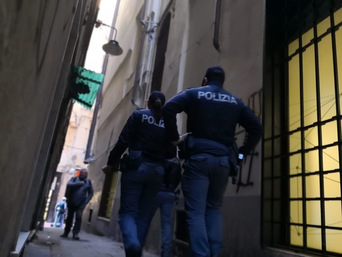 Centro storico, sorpreso per strada ma doveva essere in carcere: arrestato 21enne Centro storico, sorpreso per strada ma doveva essere in carcere: arrestato 21enne