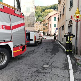 Tubo si rompe per lavori di scavo: fuga di gas a Torriglia