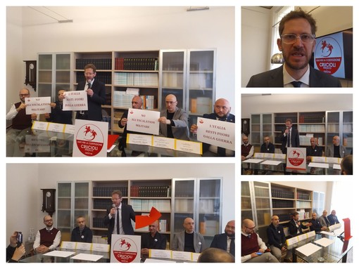 Elezioni comunali, Crucioli presenta il simbolo della lista e si schiera sul conflitto: "No all'Italia in guerra, non demonizziamo Putin" (Foto e Video)