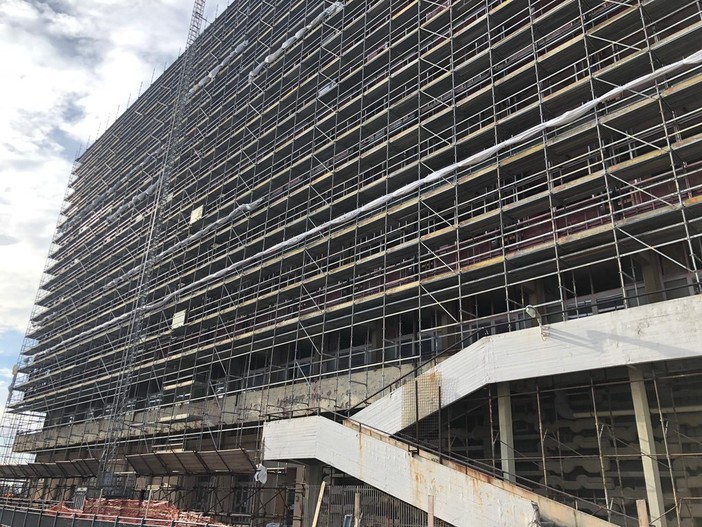 Al via la demolizione dell'edificio ex NIRA (FOTO)