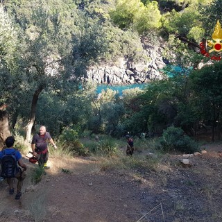 Sbaglia sentiero sul monte di Portofino e rimane bloccato: soccorso dai pompieri
