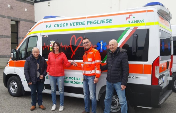 Grazie alla donazione di una cittadina la Croce Verde Pegliese ha acquistato una nuova ambulanza