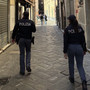 Maxi controllo della Polizia nel centro storico: identificati oltre 80 cittadini, sequestrata droga e due denunce