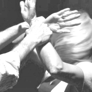 Aggredisce e minaccia l’ex fidanzata: arrestato un 36enne pluripregiudicato