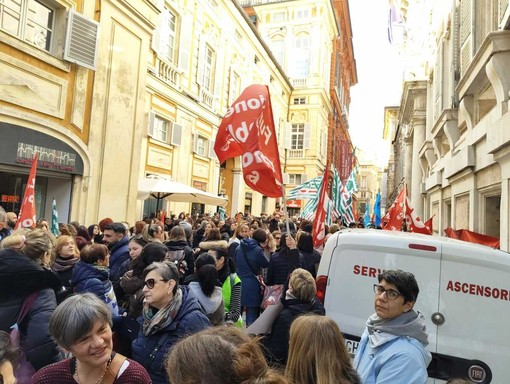 Asili, dopo il presidio arriva l’accordo: dal 1° aprile via alle assunzioni nelle graduatorie Asili, dopo il presidio arriva l’accordo: dal 1° aprile via alle assunzioni nelle graduatorie