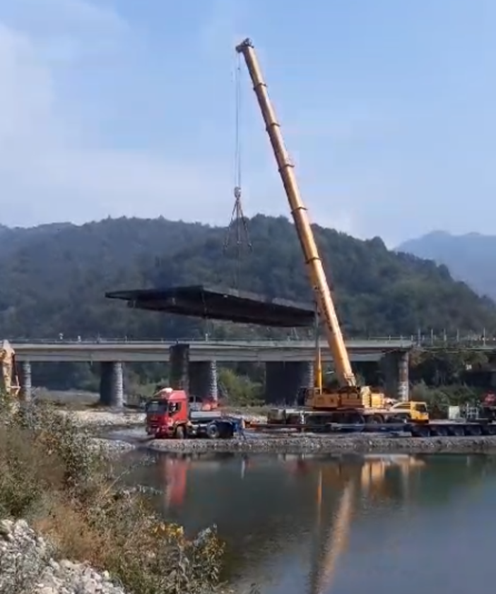 Ronco Scrivia, varato il primo impalcato del ponte di Pietrafaccia