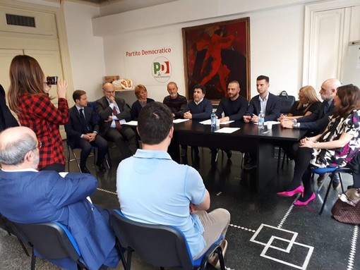 Primarie Pd: presentati i candidati genovesi a sostegno di Martina Primarie Pd: presentati i candidati genovesi a sostegno di Martina