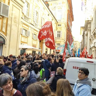 Asili, dopo il presidio arriva l’accordo: dal 1° aprile via alle assunzioni nelle graduatorie Asili, dopo il presidio arriva l’accordo: dal 1° aprile via alle assunzioni nelle graduatorie