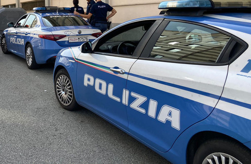 Via Renata Bianchi, spaccata con un tombino in un locale: rubati 600 euro, denunciato 18enne Via Renata Bianchi, spaccata con un tombino in un locale: rubati 600 euro, denunciato 18enne