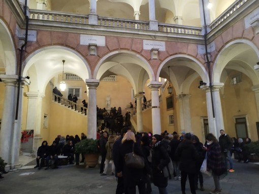 Otto assunzioni a tempo indeterminato e proroga al 30 giugno per i precari, finisce la lunga giornata dei lavoratori degli asili