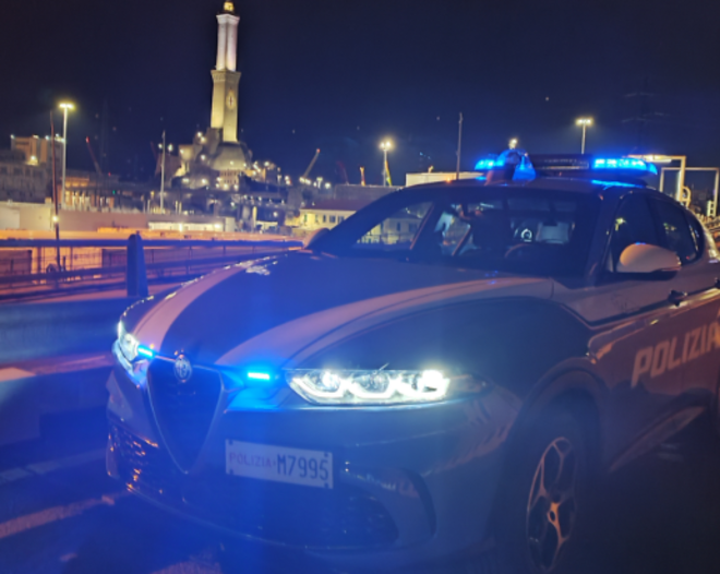 Pra', fermati dalla Polizia con oltre 70 grammi di hashish: denunciati due minori Pra', fermati dalla Polizia con oltre 70 grammi di hashish: denunciati due minori