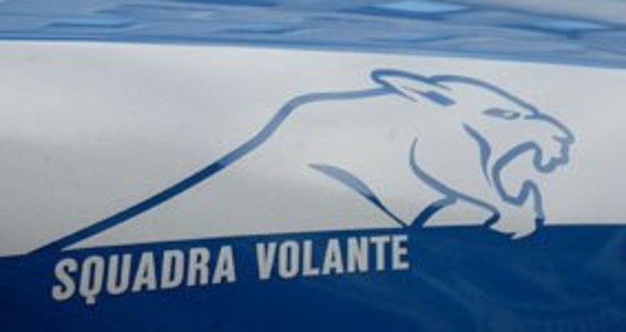 Alle casse pagano cinque euro ma nella borsa nascondono merce per 800 euro Alle casse pagano cinque euro ma nella borsa nascondono merce per 800 euro