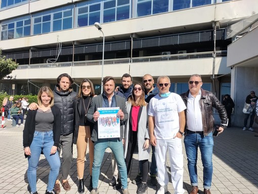 Sanità, presidio della Uil al San Martino, prosegue la campagna 'Articolo 32'