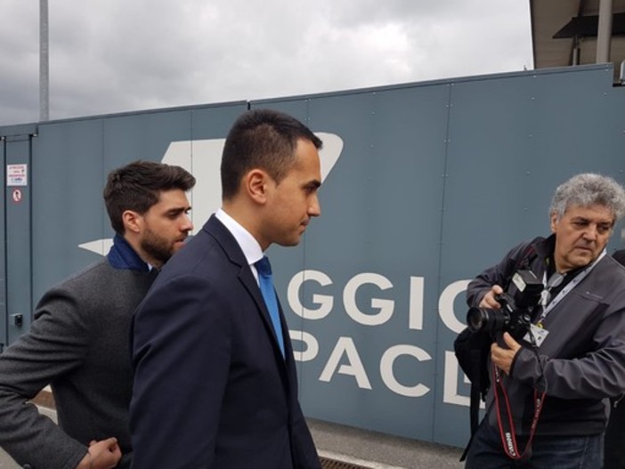 Piaggio Aerospace, Di Maio rassicura: "Non vogliamo smembrare questa azienda" (FOTO e VIDEO)