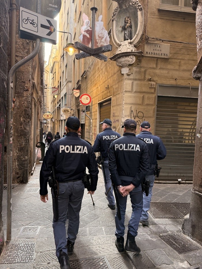 Centro storico e Sestri Ponente, raffica di rapine e furti durante i controlli di Pasqua: due arresti e cinque minori denunciati