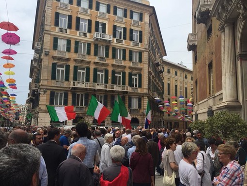 Il Pd sotto la Prefettura in sostegno al presidente della Repubblica Mattarella