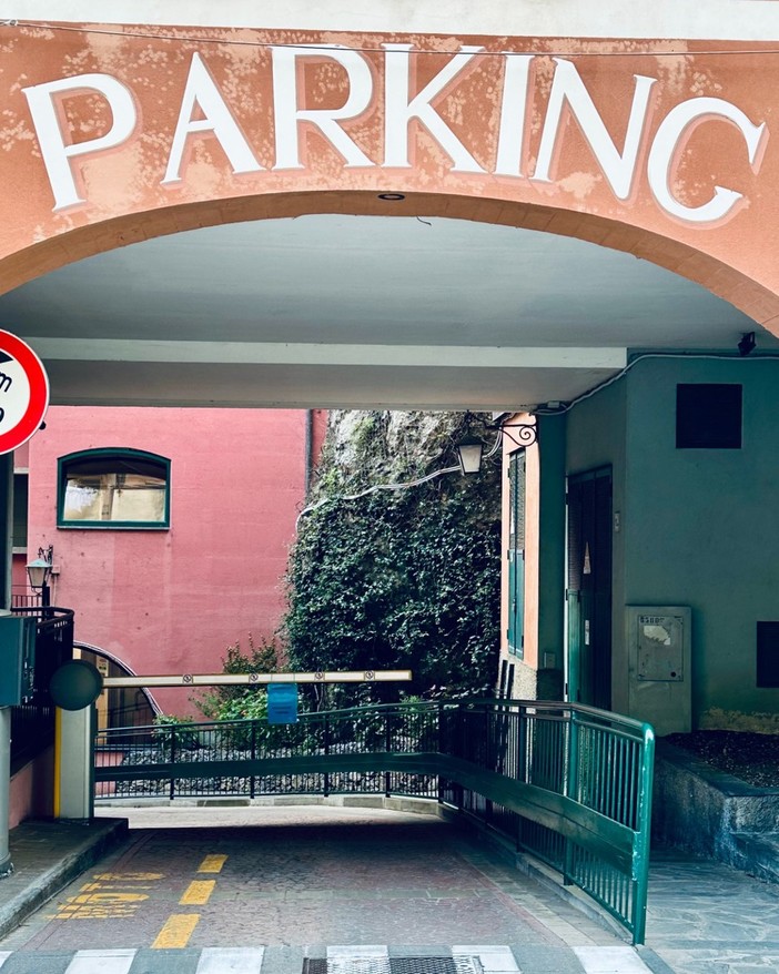 Portofino, i saldi partono già dal parcheggio: sostare costerà il cinquanta per cento in meno sino a fine febbraio Portofino, i saldi partono già dal parcheggio: sostare costerà il cinquanta per cento in meno sino a fine febbraio