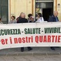 Certosa, i residenti manifestano sotto Palazzo Tursi: “Siamo prigionieri delle nostre case”