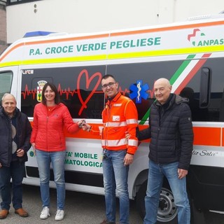 Grazie alla donazione di una cittadina la Croce Verde Pegliese ha acquistato una nuova ambulanza Grazie alla donazione di una cittadina la Croce Verde Pegliese ha acquistato una nuova ambulanza
