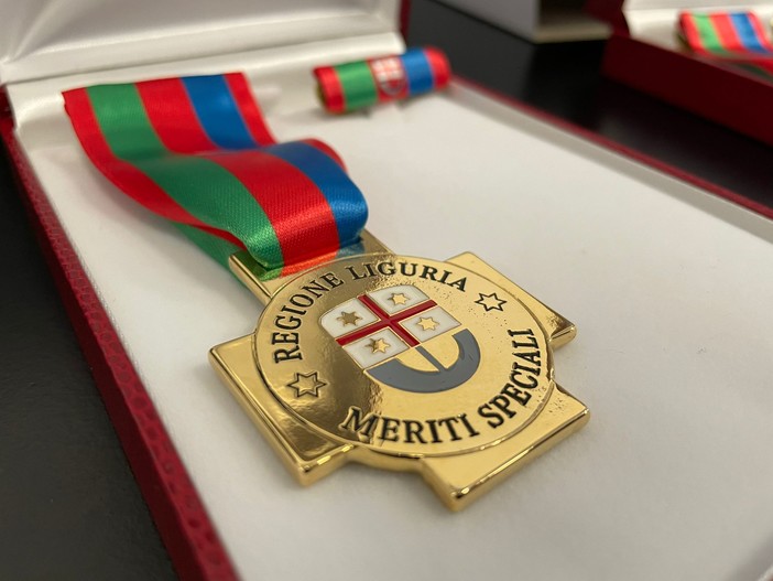 Giornata della Polizia Locale, Regione Liguria premia quattro agenti con onorificenze per meriti speciali Giornata della Polizia Locale, Regione Liguria premia quattro agenti con onorificenze per meriti speciali