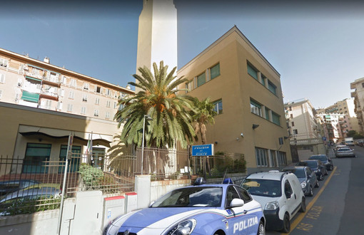 Un arresto per molestie alle vicine di casa e palpeggiamenti ai danni della più giovane Un arresto per molestie alle vicine di casa e palpeggiamenti ai danni della più giovane