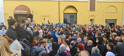 Protesta e rabbia anti-chiusure, a Roma anche il loanese Yury Pastore: &quot;Non serve visibilità agli pseudo-leader, è in gioco il futuro dei nostri figli&quot;