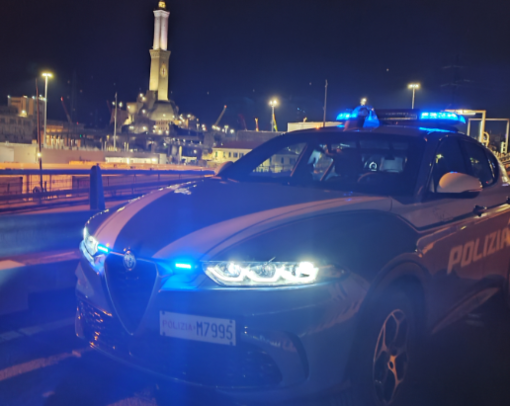 Pra', fermati dalla Polizia con oltre 70 grammi di hashish: denunciati due minori Pra', fermati dalla Polizia con oltre 70 grammi di hashish: denunciati due minori