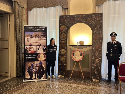 Chiavari, restituito il portale del Settecento rubato ventisette anni fa