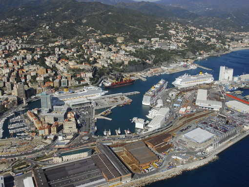 Regione, l'assessore Benveduti: "Bene i traffici portuali" Regione, l'assessore Benveduti: "Bene i traffici portuali"