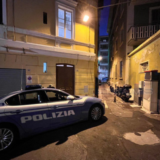 Sanremo: ritrovato sospetto pacco bomba in centro, indagini della Polizia in corso Sanremo: ritrovato sospetto pacco bomba in centro, indagini della Polizia in corso