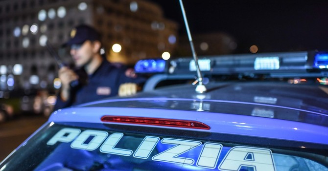 Quattordicenne accoltellato sul bus, arrestato l'aggressore: è un qundicenne