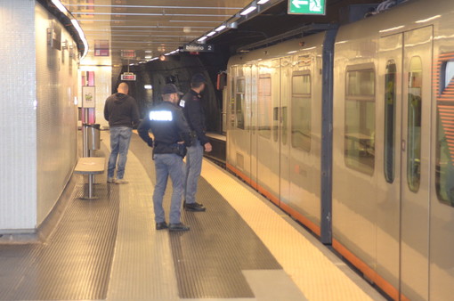 Arrestato il giovane rapinatore della metropolitana di Genova Arrestato il giovane rapinatore della metropolitana di Genova