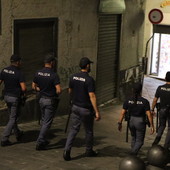 Polizia, controlli serali nei vicoli tra Prè, Commenda e Statuto: un arresto