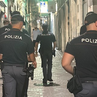 Pomeriggio di controlli della Polizia nel centro storico, 80 persone identificate