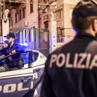 Aggressione in via Gramsci, ragazzo accoltellato e soccorso dalla polizia