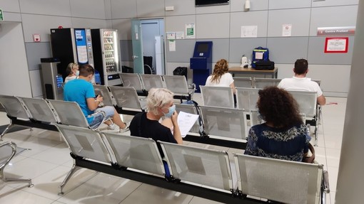 Coronavirus: cala il tasso di incidenza in Liguria (64 a 55 ogni 100mila), Toti "Siamo sulla strada giusta"