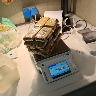 Sestri Ponente: arrestati due grossisti dello spaccio e sequestrati oltre due chili e mezzo tra hashish e cocaina Sestri Ponente: arrestati due grossisti dello spaccio e sequestrati oltre due chili e mezzo tra hashish e cocaina