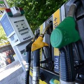 Guerra in Iran, carburanti alle stelle: diesel oltre 2,1 euro al litro in provincia di Genova Guerra in Iran, carburanti alle stelle: diesel oltre 2,1 euro al litro in provincia di Genova