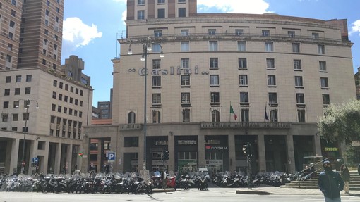 Autorimessa interrata in piazza Dante, ricorso al Tar della fondazione Gaslini: "Rischi per sicurezza del grattacielo"
