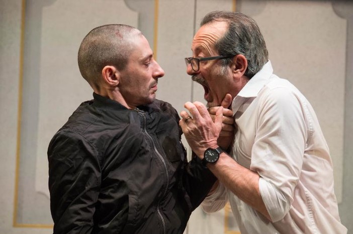 'Peachum - Un’opera da tre soldi' in scena al Teatro Ivo Chiesa con Paravidino e Papaleo 'Peachum - Un’opera da tre soldi' in scena al Teatro Ivo Chiesa con Paravidino e Papaleo