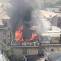 Borgoratti, appartamento in fiamme in via Sapeto. Strada chiusa per l’intervento dei vigili del fuoco Borgoratti, appartamento in fiamme in via Sapeto. Strada chiusa per l’intervento dei vigili del fuoco