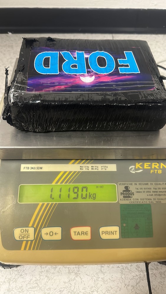 Spaccio, la pl sequestra un chilo di cocaina destinato al centro storico: due persone in manette Spaccio, la pl sequestra un chilo di cocaina destinato al centro storico: due persone in manette