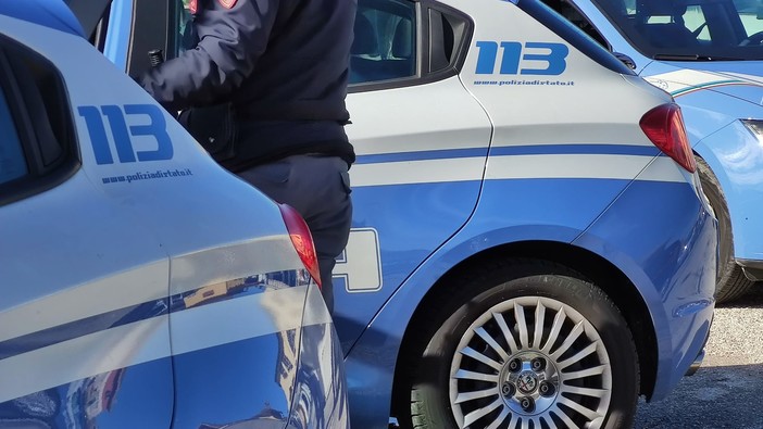 Beve alcolici e si mette alla guida: fermato minaccia i poliziotti. Denunciato un 38enne