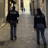 Maxi controllo della Polizia nel centro storico: identificati oltre 80 cittadini, sequestrata droga e due denunce