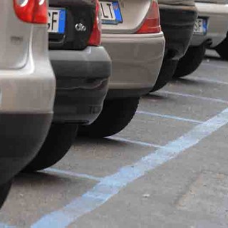 I parcheggi provvisori in piazza Cavour riservati ai residenti della Ztl Molo