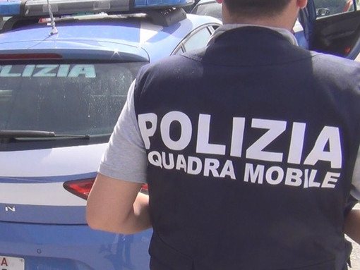Banda dello skimming tra Stati Uniti ed Europa, arrestati tre fratelli: uno si nascondeva in un’intercapedine Banda dello skimming tra Stati Uniti ed Europa, arrestati tre fratelli: uno si nascondeva in un’intercapedine