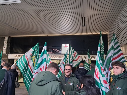 Casa, Cgil Cisl e Uil: “Difendere le risorse per l’edilizia popolare e sostenere le famiglie in difficoltà” Casa, Cgil Cisl e Uil: “Difendere le risorse per l’edilizia popolare e sostenere le famiglie in difficoltà”