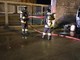 Furgone in fiamme nella notte in via Spataro: indagini in corso