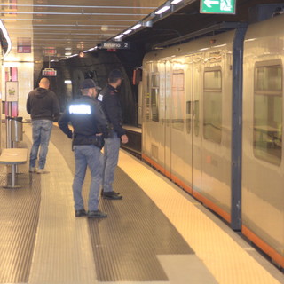 Arrestato il giovane rapinatore della metropolitana di Genova Arrestato il giovane rapinatore della metropolitana di Genova